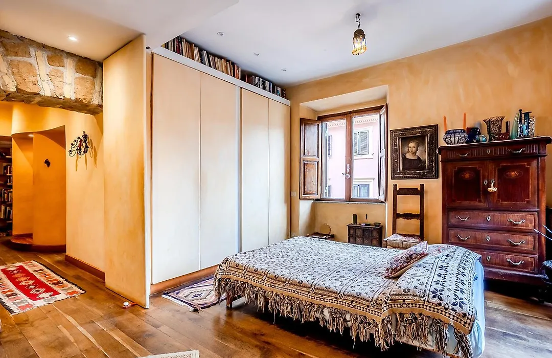 Charming Bright Colosseum Apartment-1