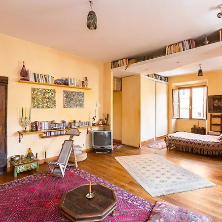 Charming Bright Colosseum Apartment-3